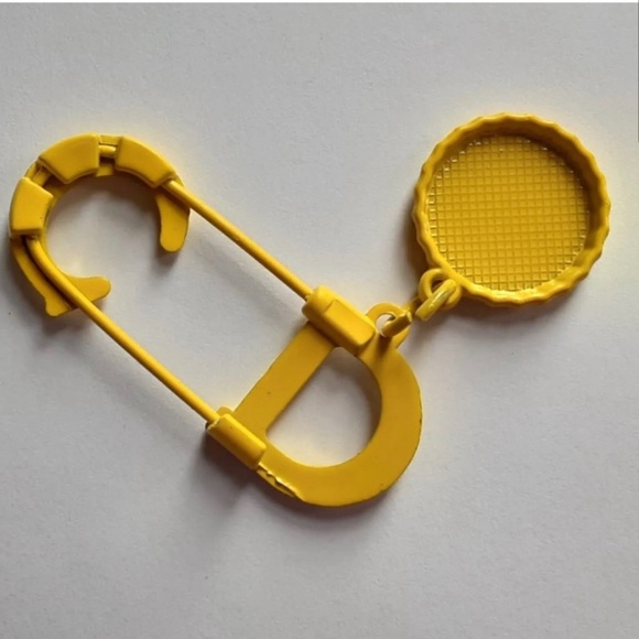 Dior - Yellow CD authentic pin - Picture 2 of 8